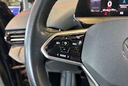 Valkoinen Volkswagen ID.5 2022 kuva 17.