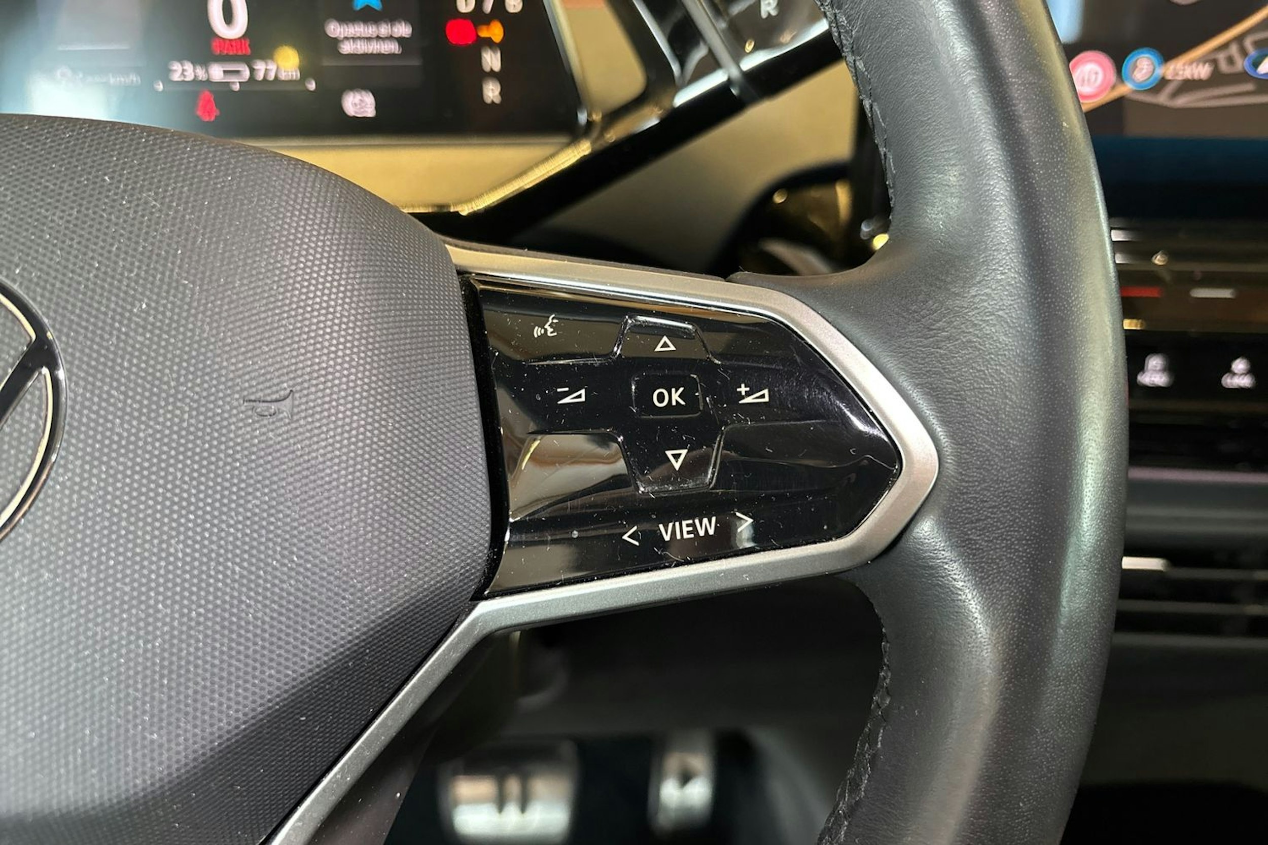 Valkoinen Volkswagen ID.5 2022 kuva 18.