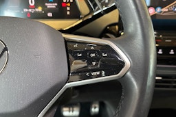 Valkoinen Volkswagen ID.5 2022 kuva 18.