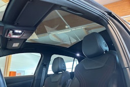 Valkoinen Volkswagen ID.5 2022 kuva 23.