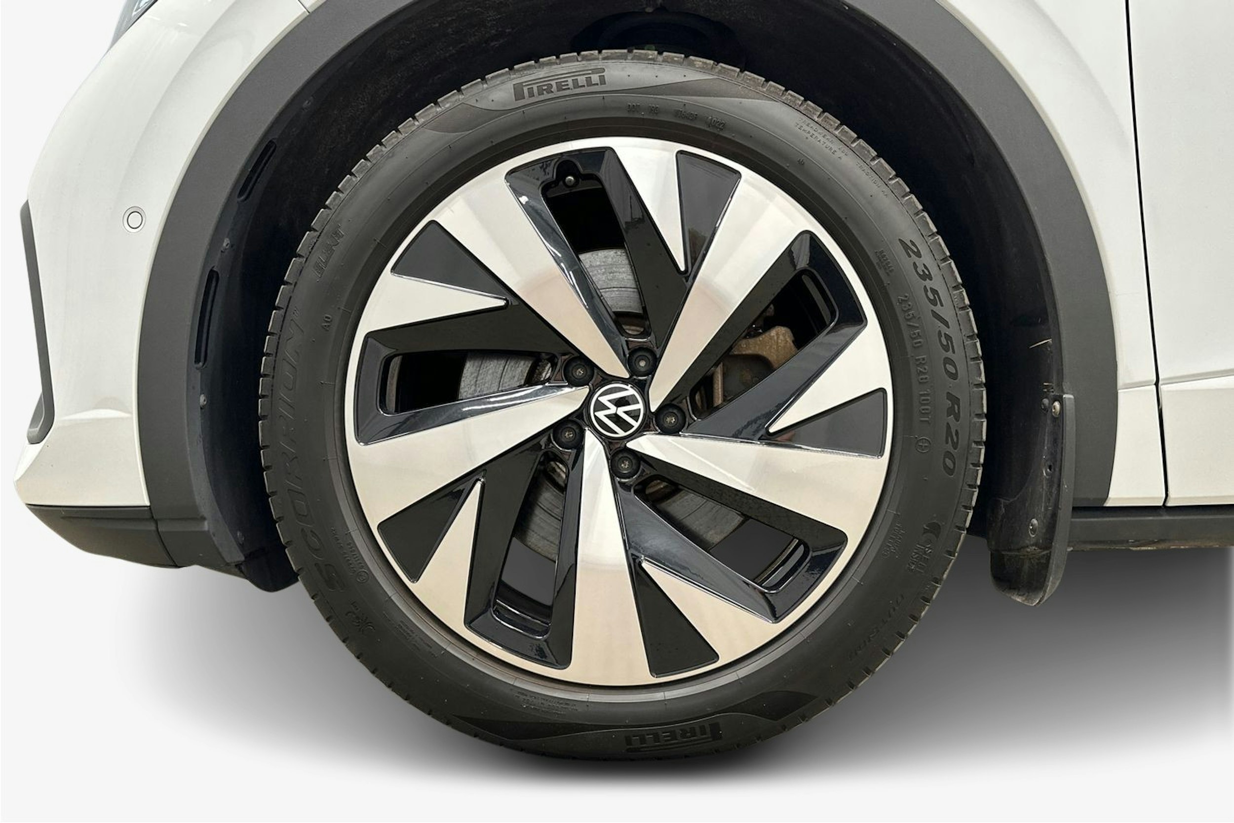 valkoinen Volkswagen ID.5 2022 kuva 11.