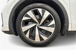 valkoinen Volkswagen ID.5 2022 kuva 11.