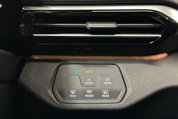 valkoinen Volkswagen ID.5 2022 kuva 18.