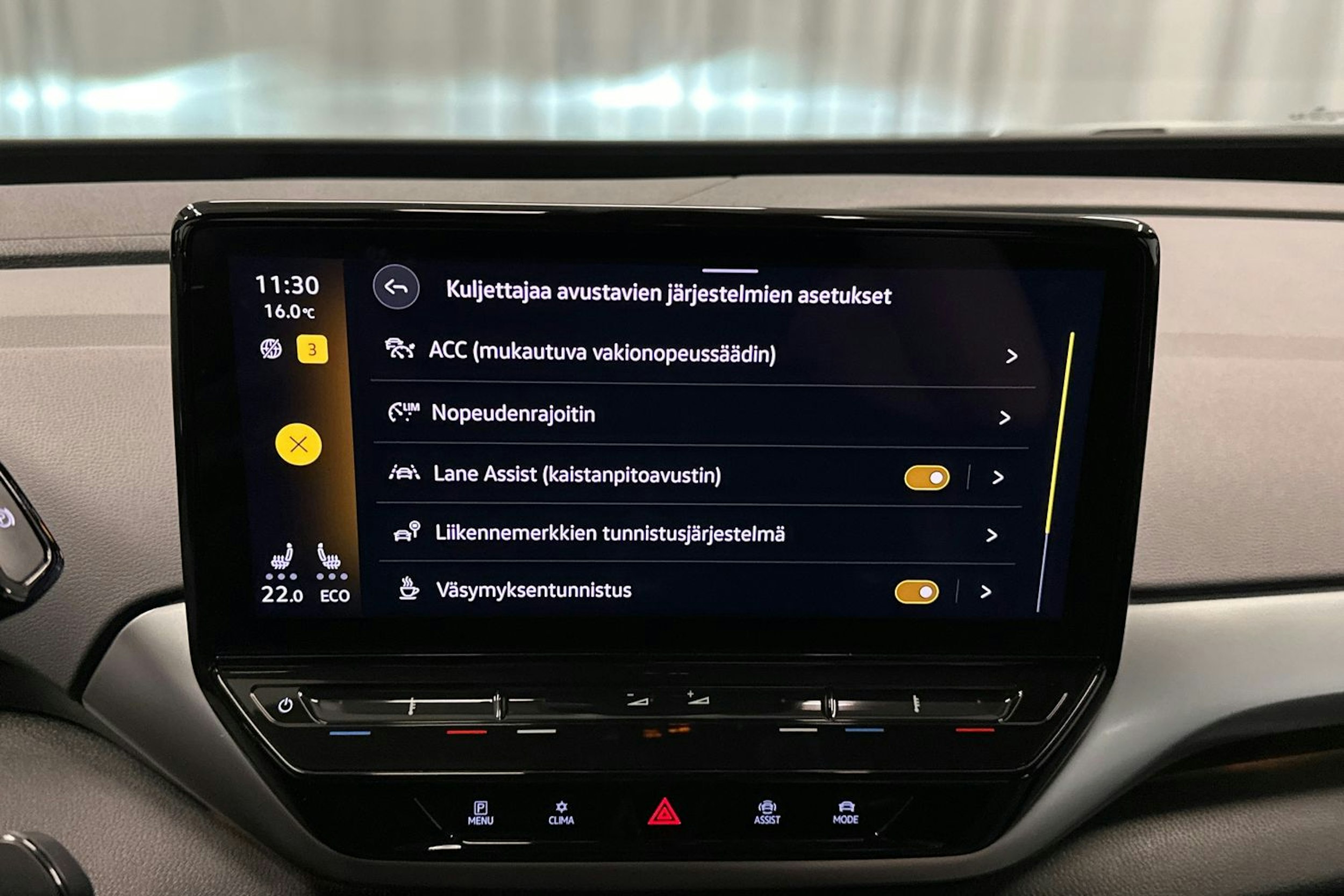 valkoinen Volkswagen ID.5 2022 kuva 24.