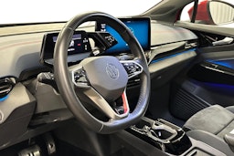 punainen Volkswagen ID.5 2022 kuva 7.