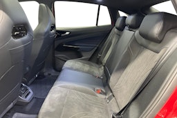 punainen Volkswagen ID.5 2022 kuva 10.