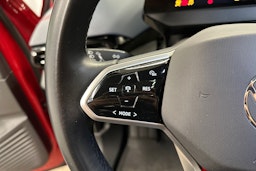 punainen Volkswagen ID.5 2022 kuva 14.