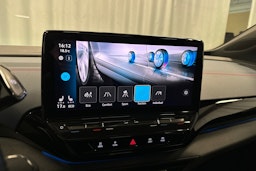 punainen Volkswagen ID.5 2022 kuva 21.