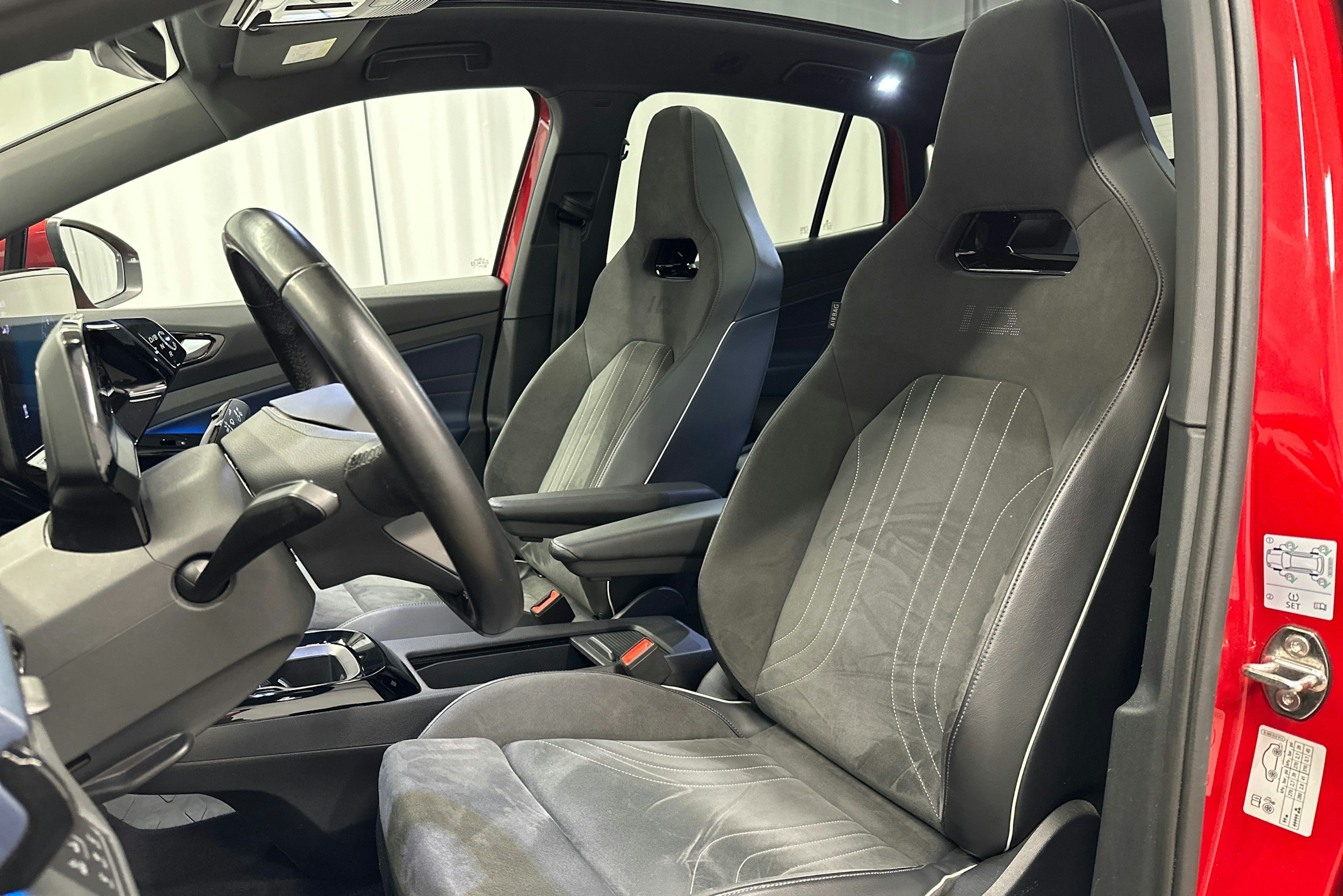 punainen Volkswagen ID.5 2022 kuva 29.