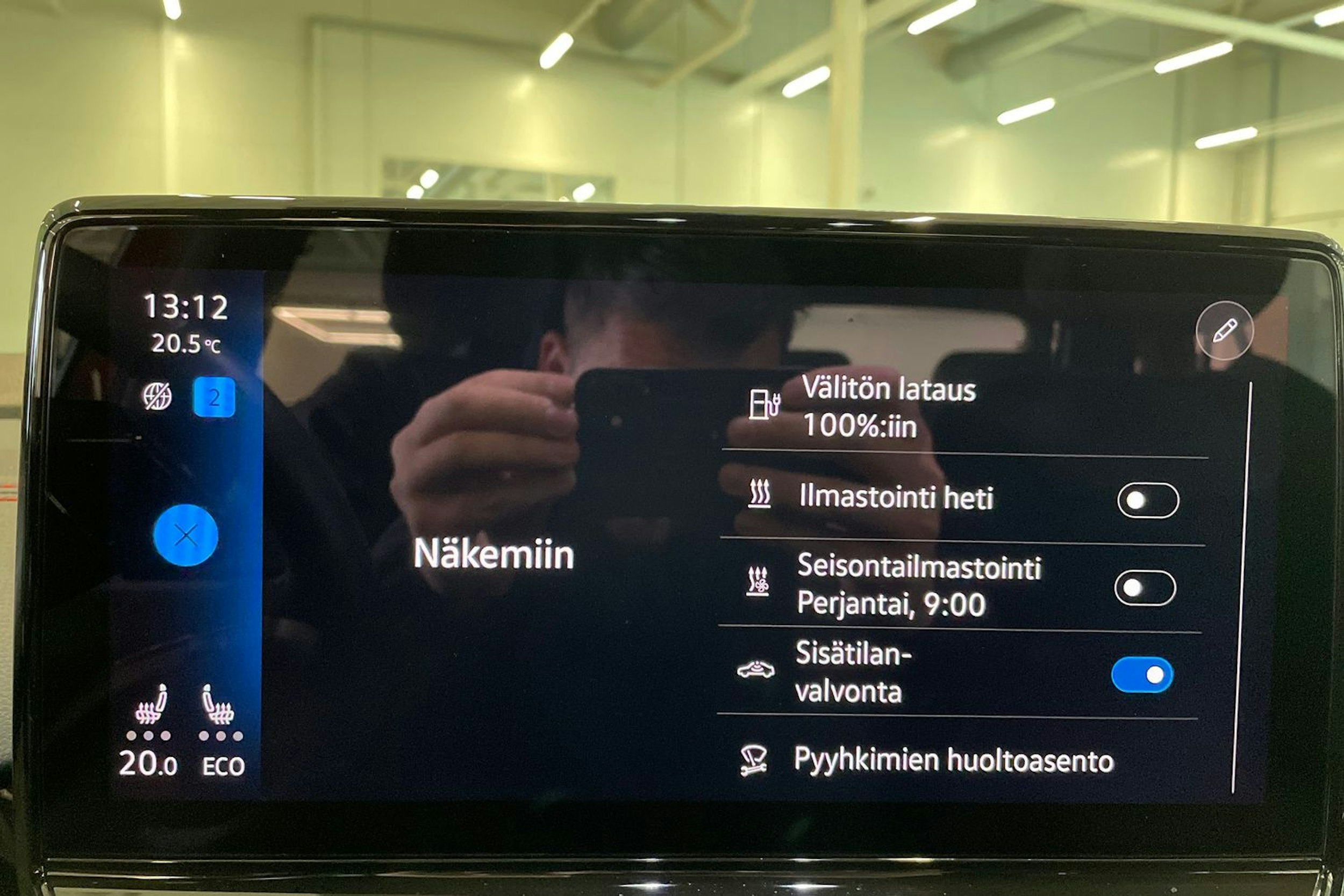 punainen Volkswagen ID.5 2022 kuva 22.