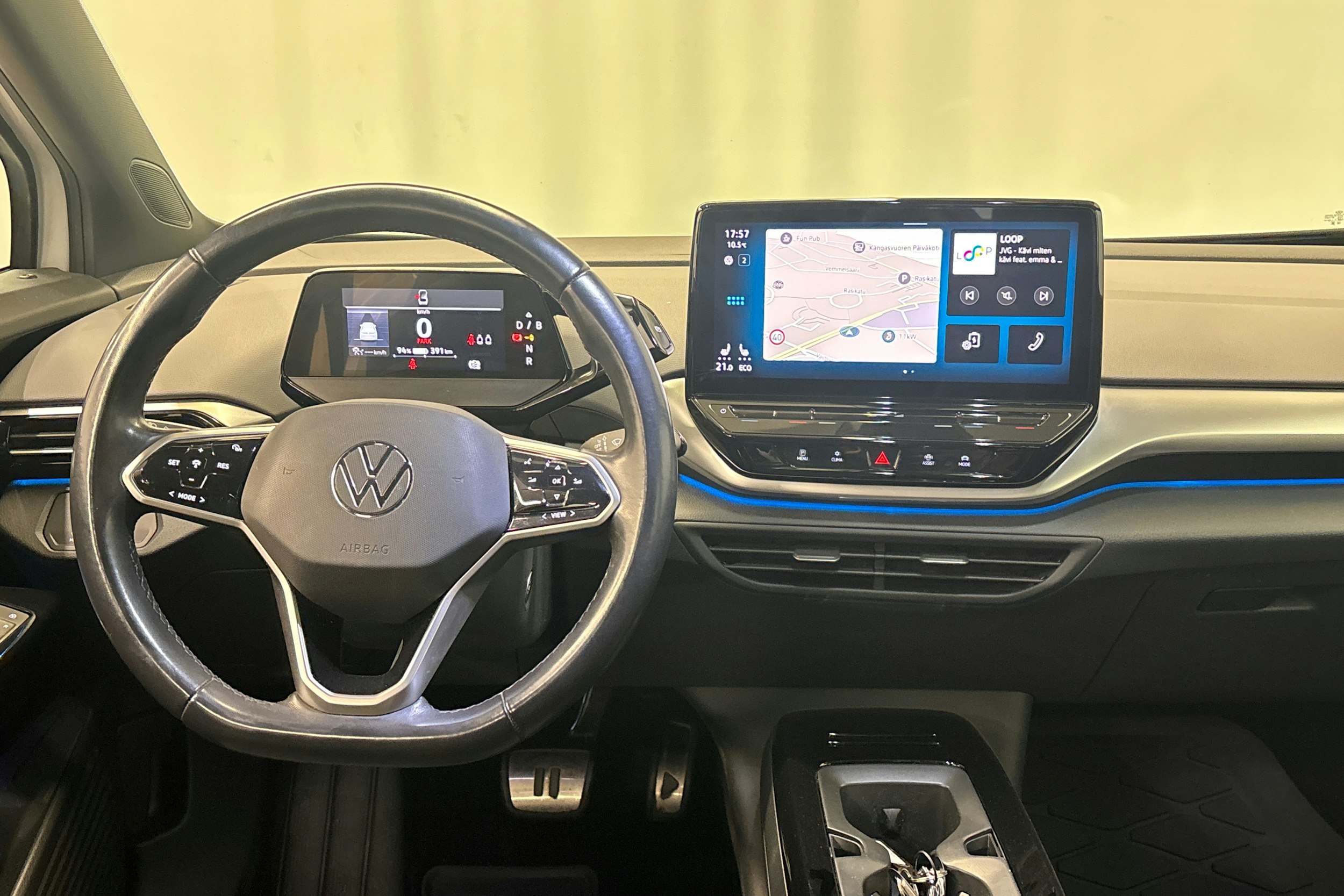 valkoinen Volkswagen ID.5 2022 kuva 15.