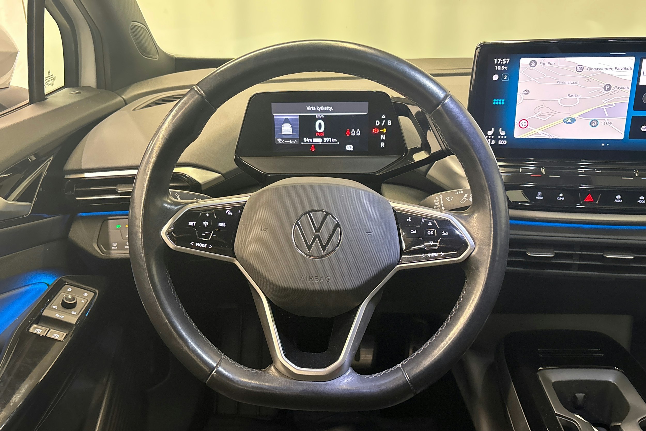 valkoinen Volkswagen ID.5 2022 kuva 16.