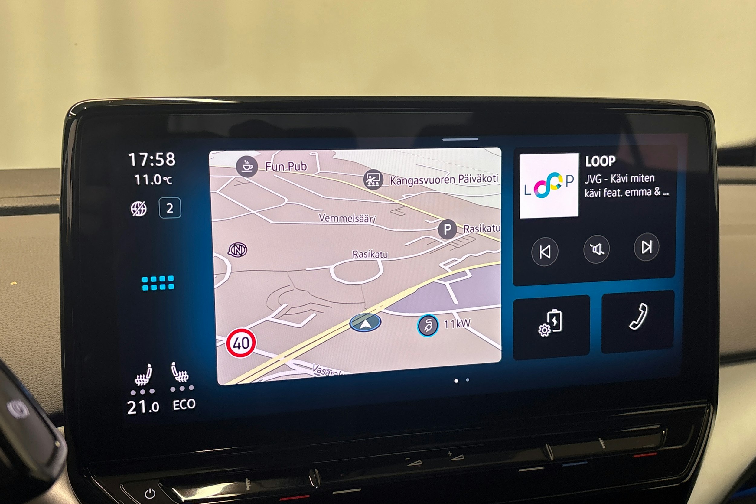 valkoinen Volkswagen ID.5 2022 kuva 20.