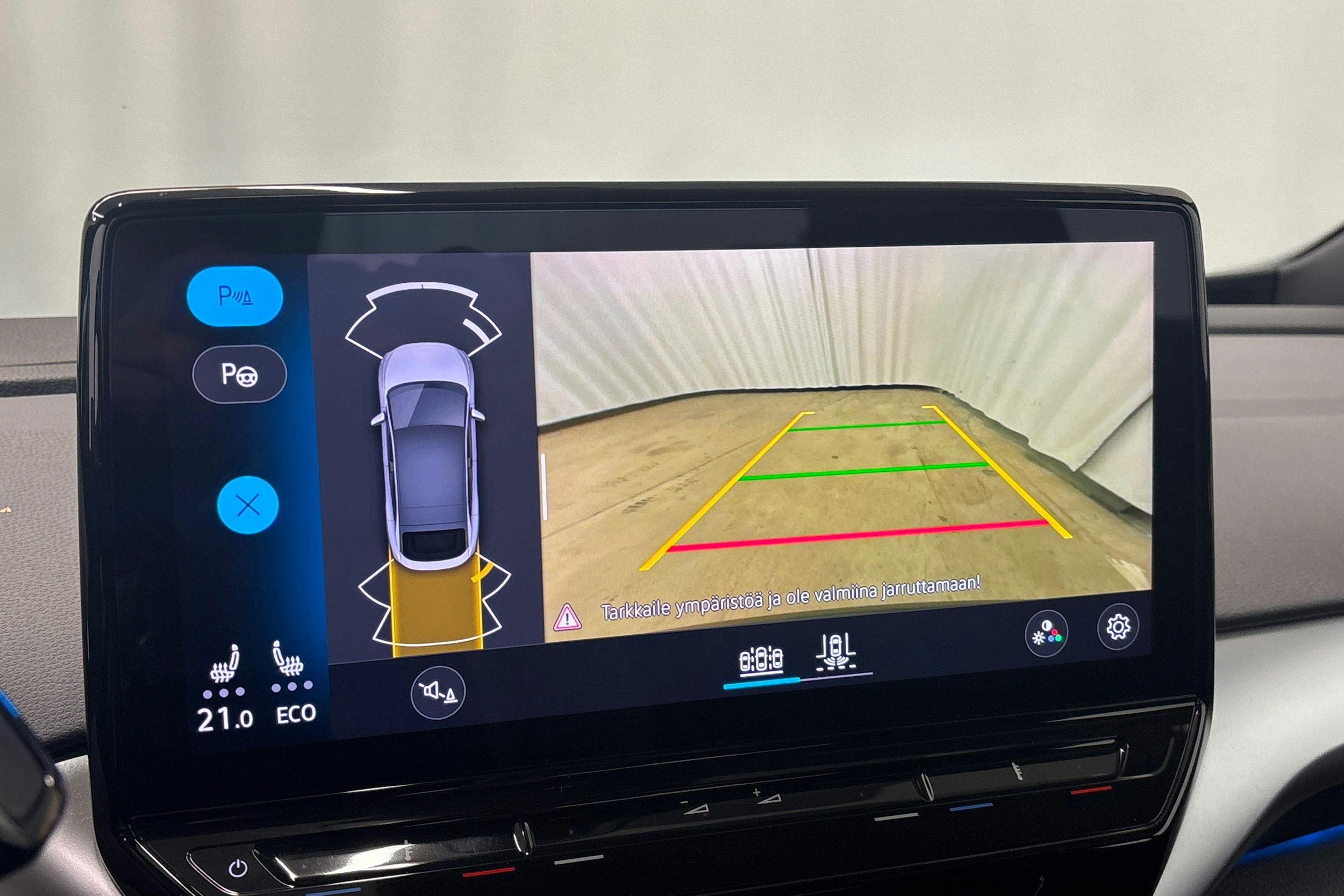 valkoinen Volkswagen ID.5 2022 kuva 21.