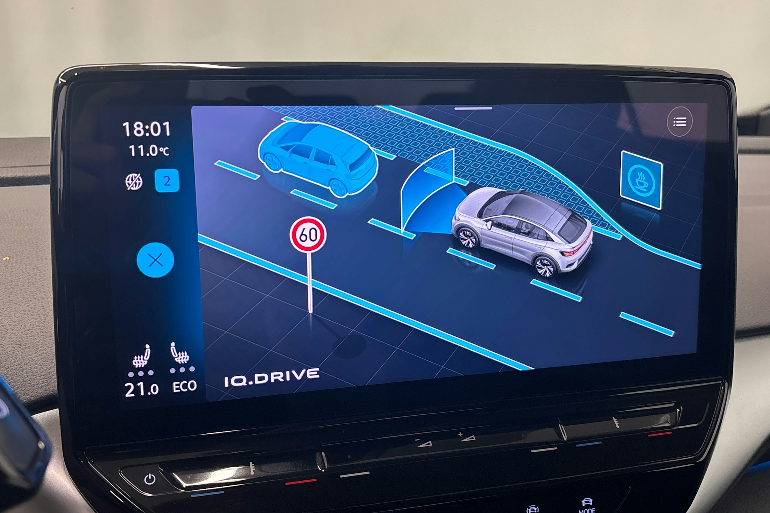 valkoinen Volkswagen ID.5 2022 kuva 24.