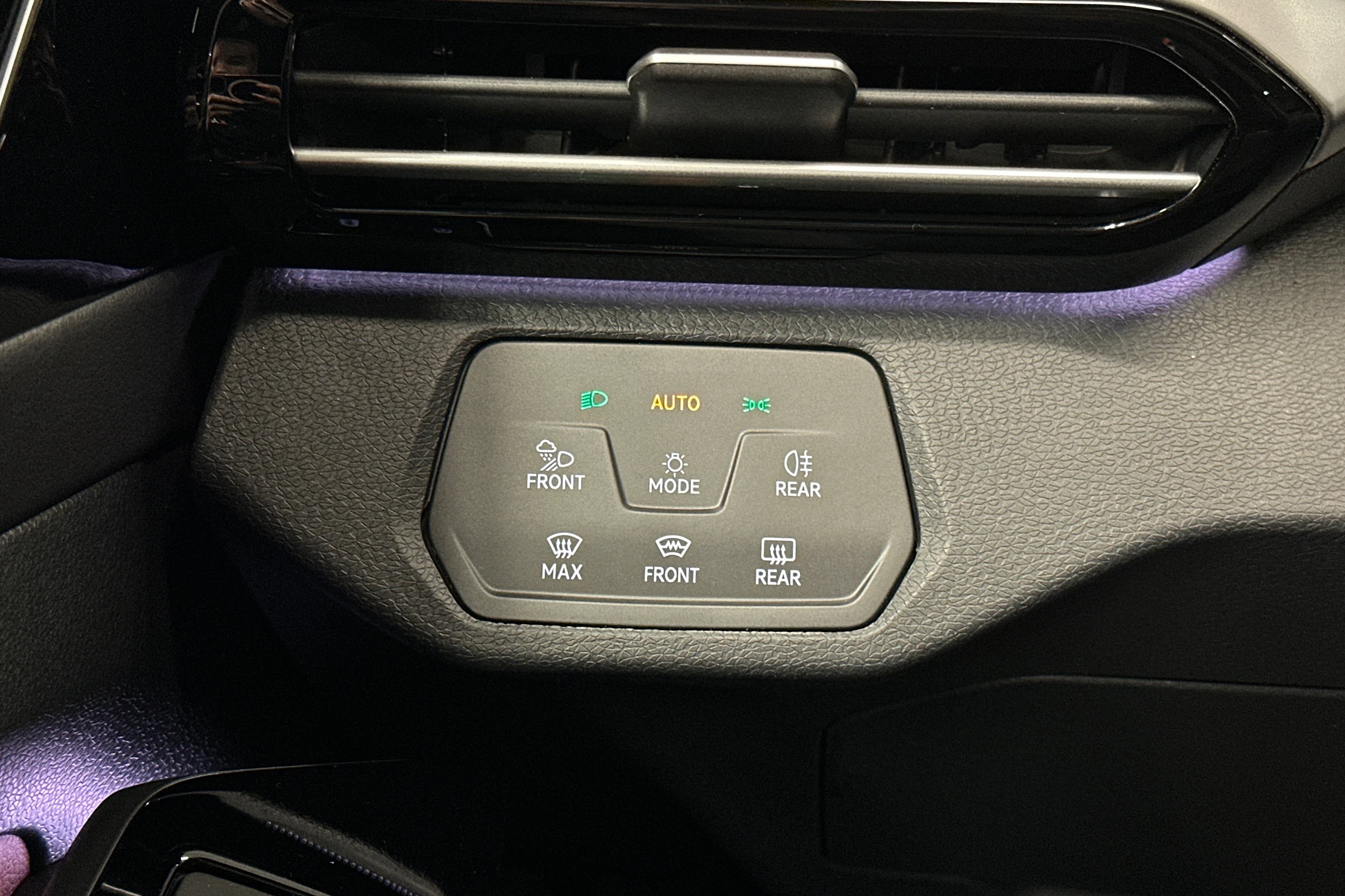 musta Volkswagen ID.5 2022 kuva 14.