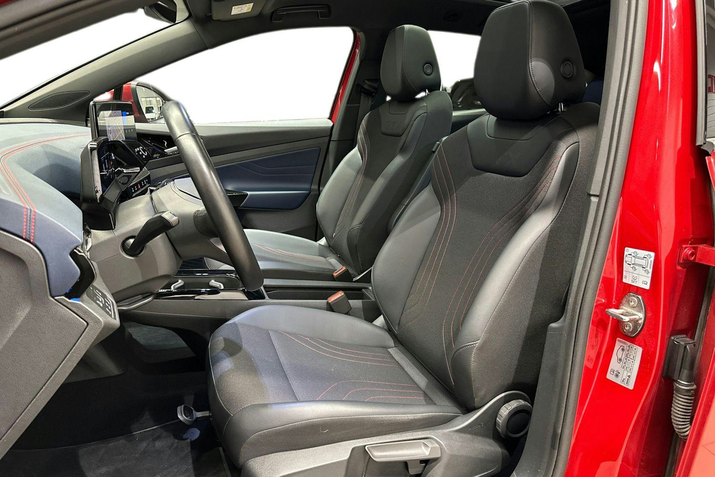 punainen Volkswagen ID.5 2022 kuva 10.