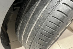 punainen Volkswagen ID.5 2022 kuva 13.