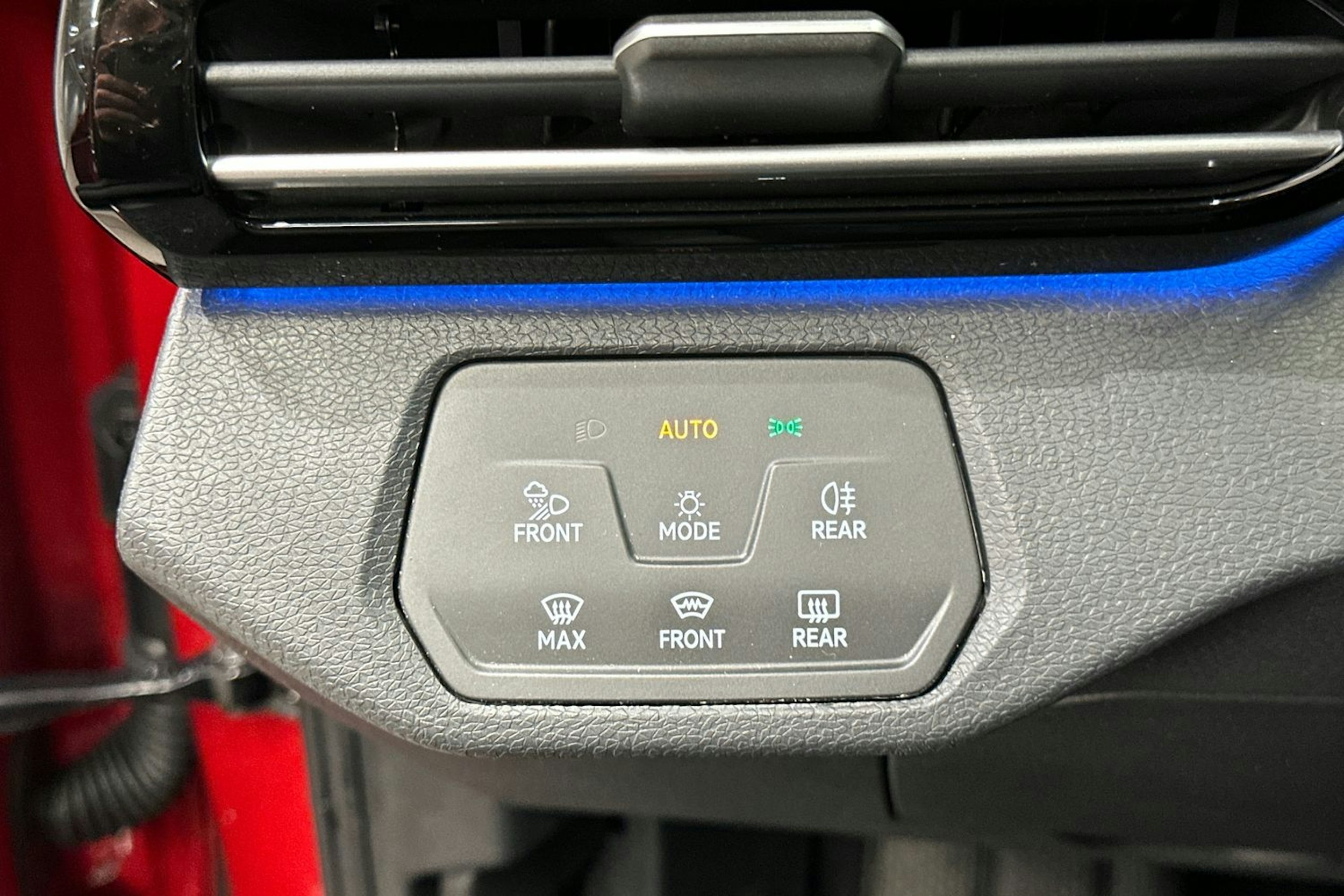 punainen Volkswagen ID.5 2022 kuva 17.