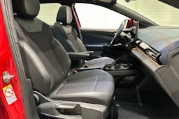 punainen Volkswagen ID.5 2022 kuva 32.