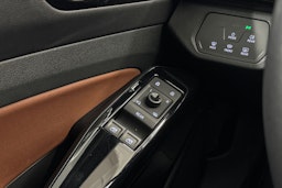 Valkoinen Volkswagen ID.5 2022 kuva 19.