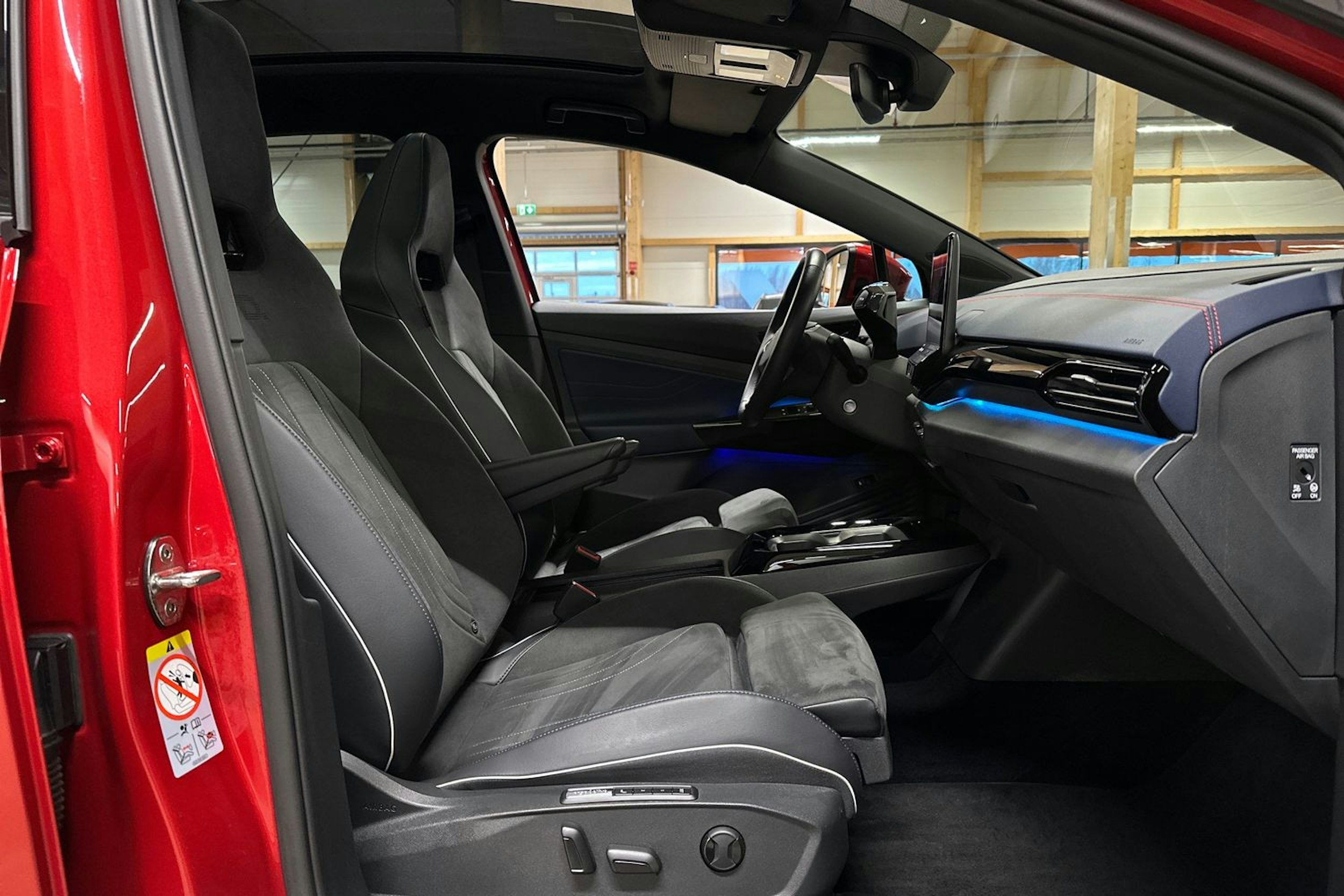 Punainen Volkswagen ID.5 2022 kuva 14.