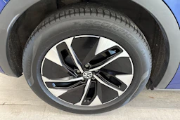 sininen Volkswagen ID.5 2022 kuva 10.