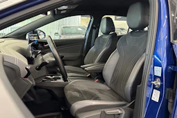 sininen Volkswagen ID.5 2022 kuva 11.