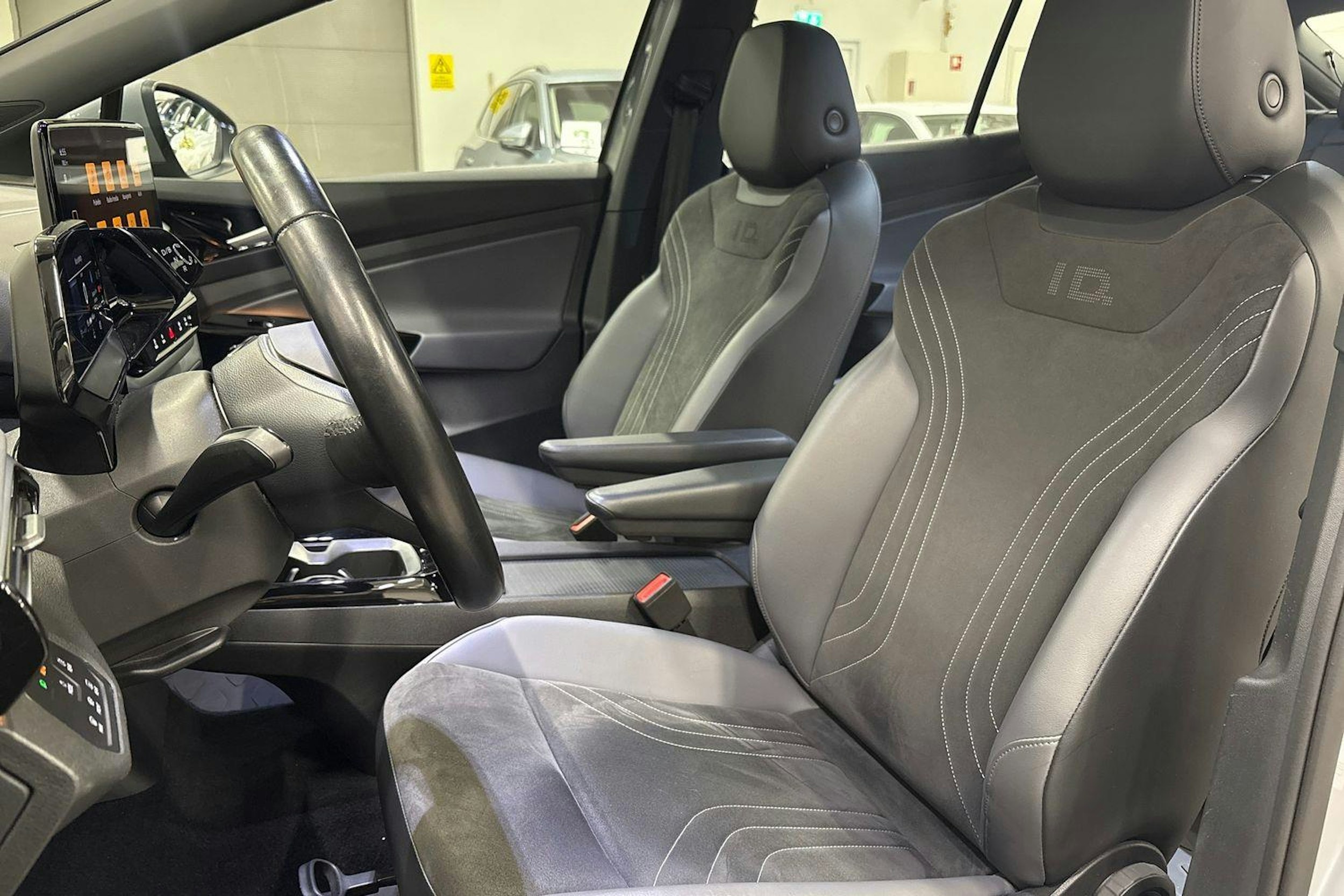 harmaa Volkswagen ID.5 2022 kuva 11.