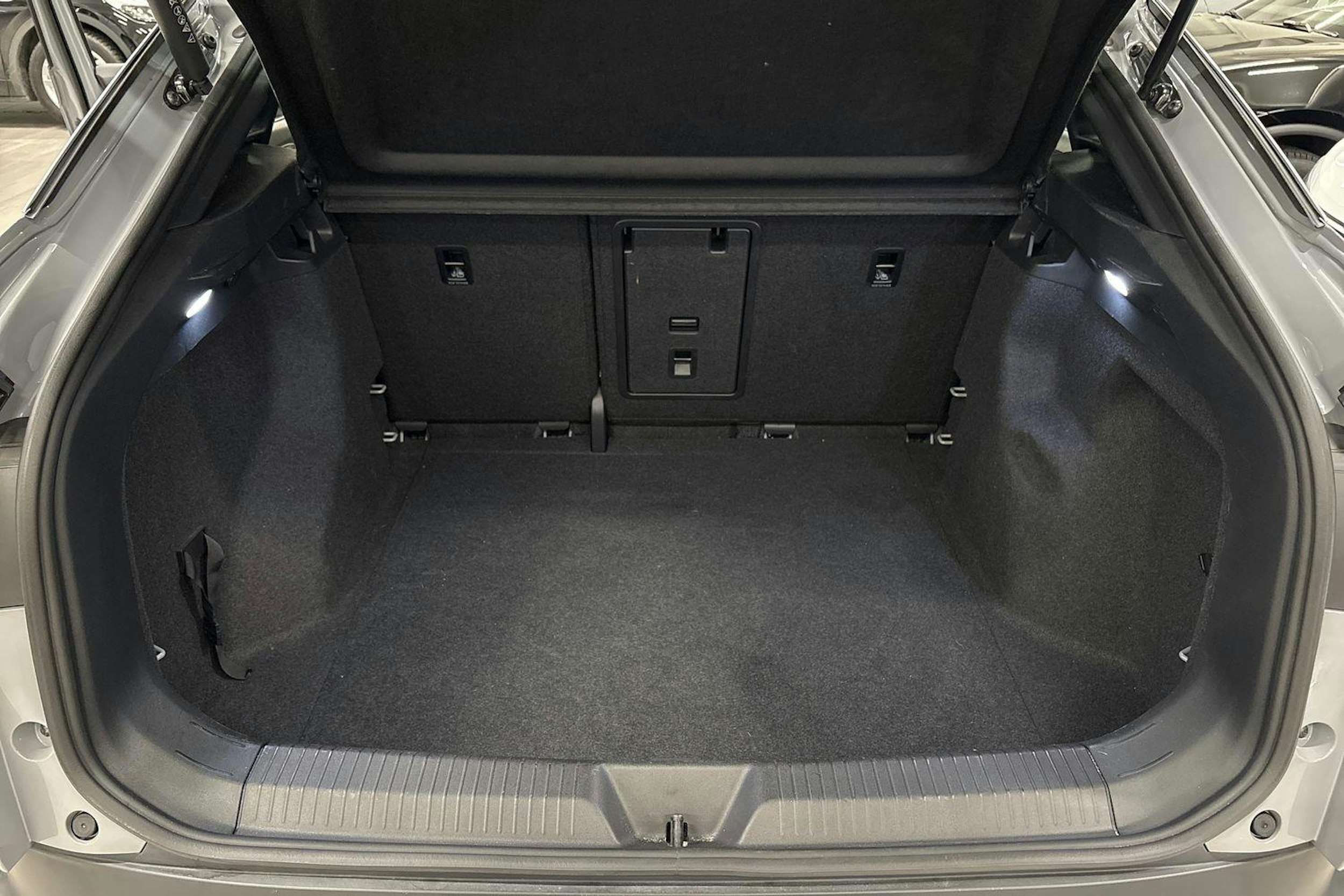 harmaa Volkswagen ID.5 2022 kuva 14.