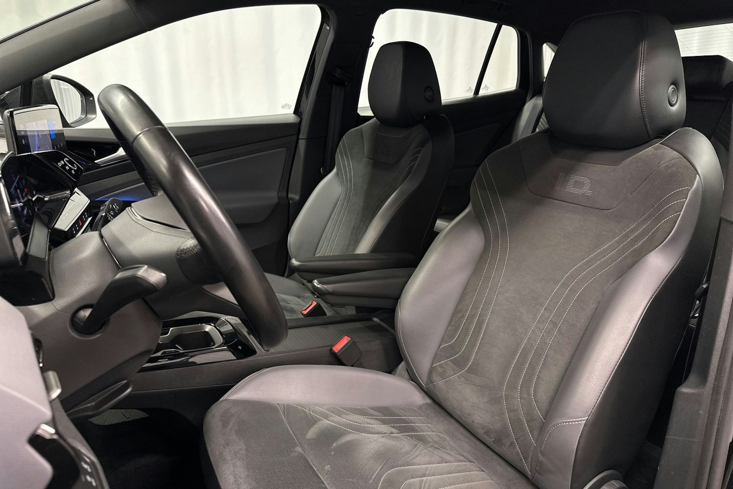 musta Volkswagen ID.5 2022 kuva 16.