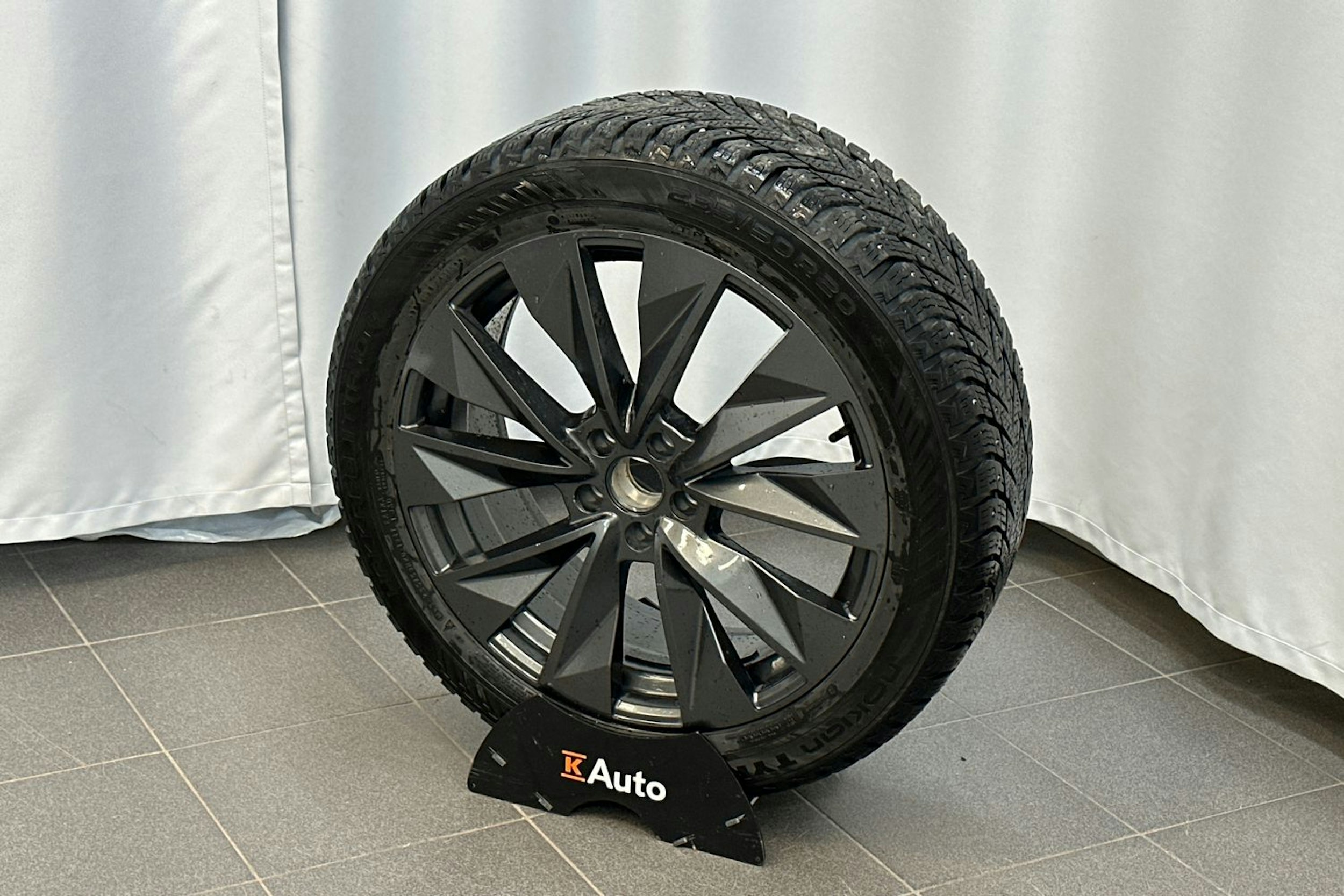 harmaa Volkswagen ID.5 2022 kuva 14.