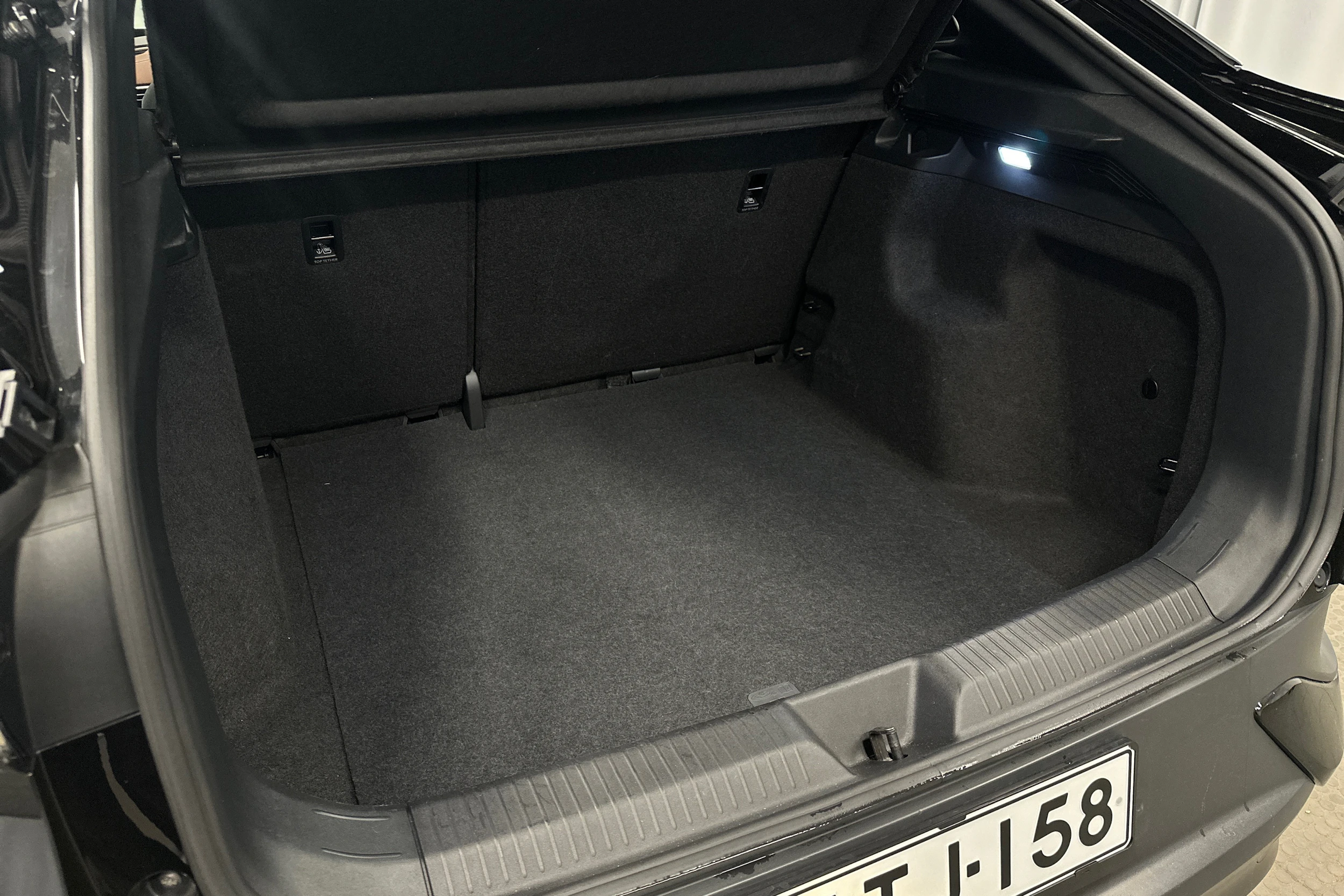 musta Volkswagen ID.5 2022 kuva 36.