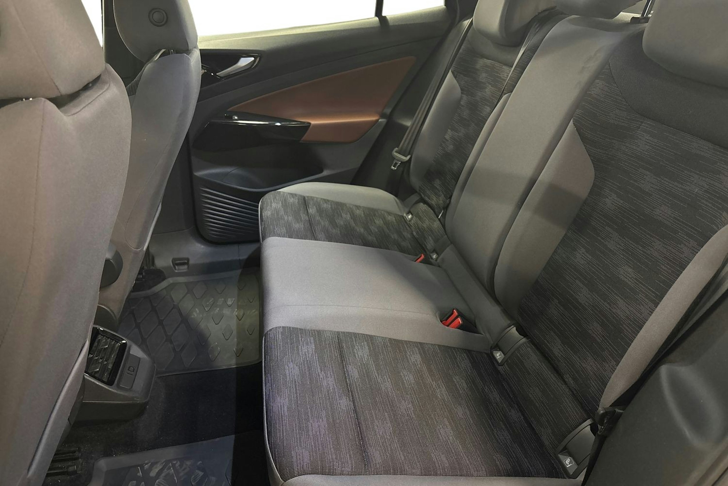 Sininen Volkswagen ID.5 2022 kuva 10.