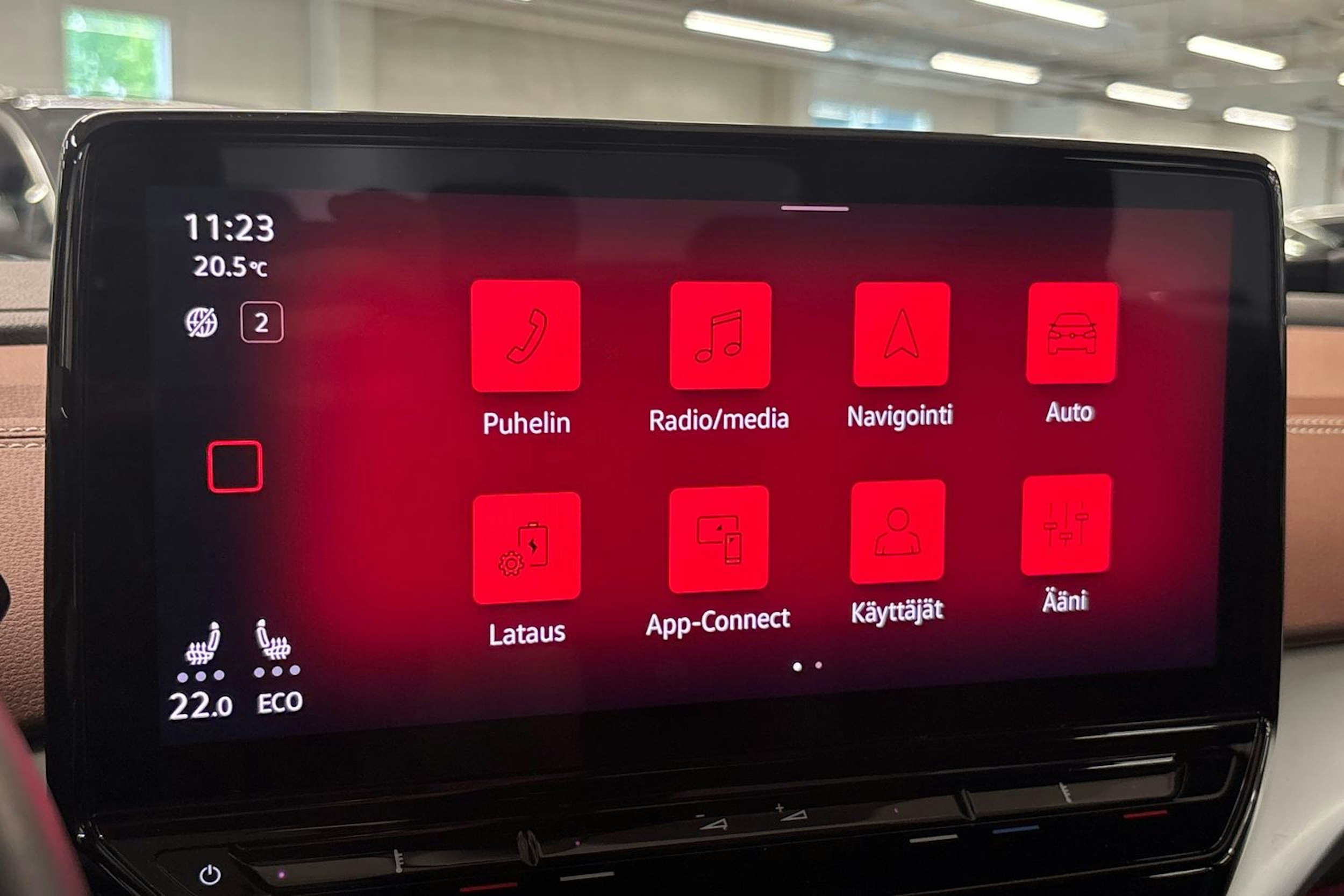 Sininen Volkswagen ID.5 2022 kuva 14.