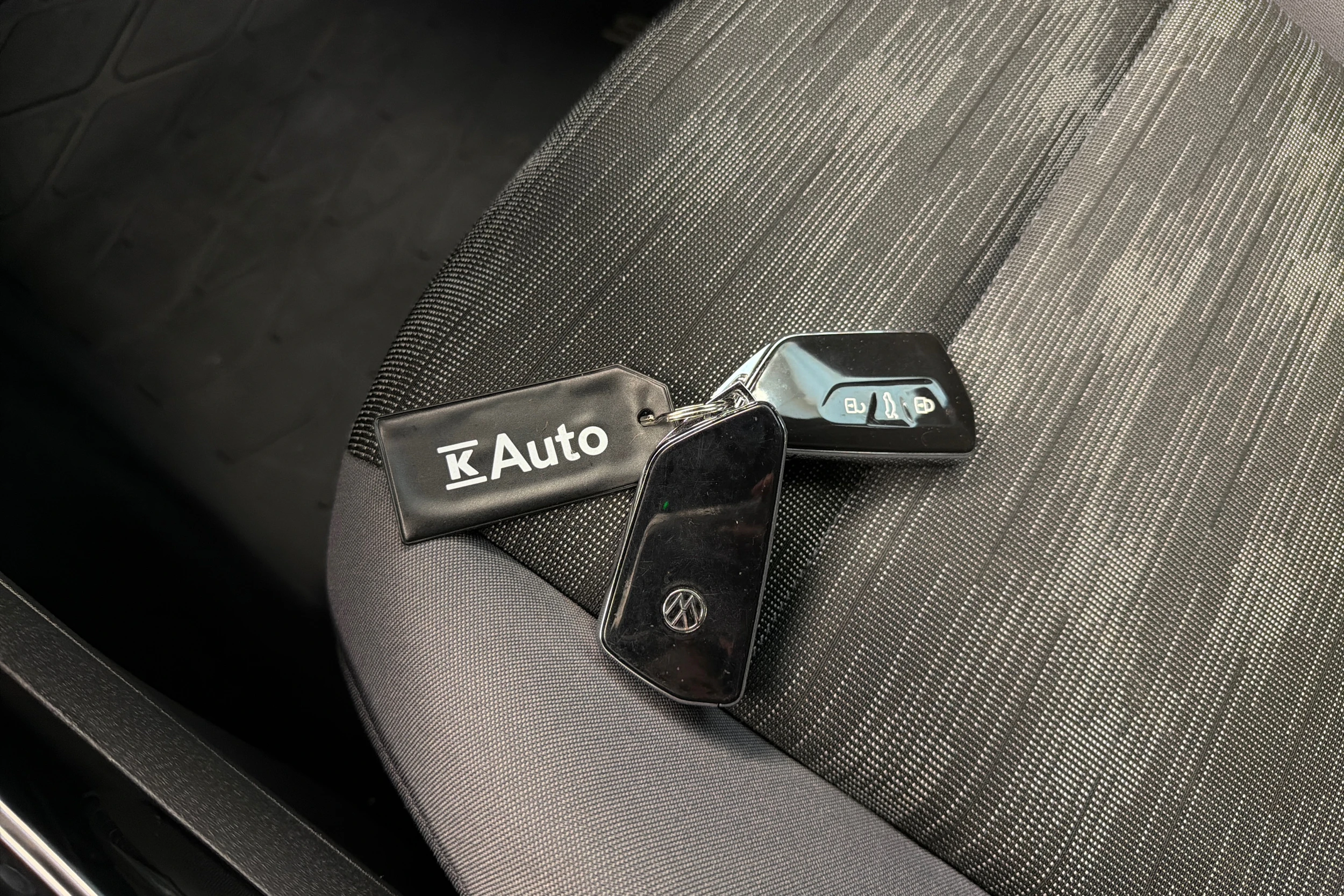 Harmaa Volkswagen ID.5 2022 kuva 29.