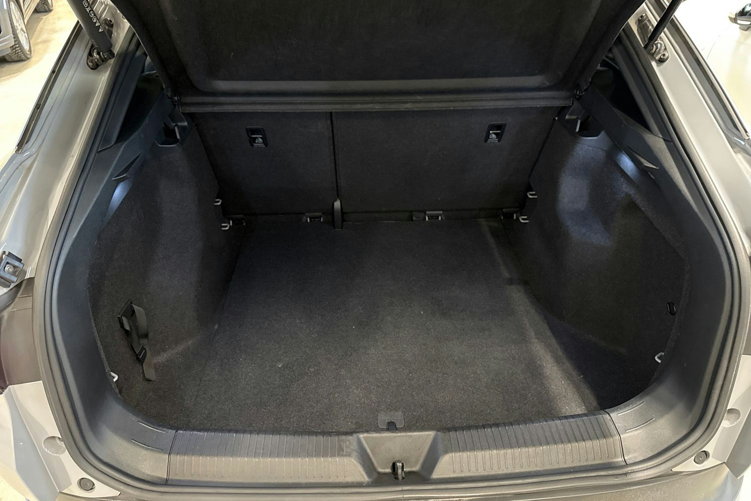 harmaa Volkswagen ID.5 2022 kuva 11.