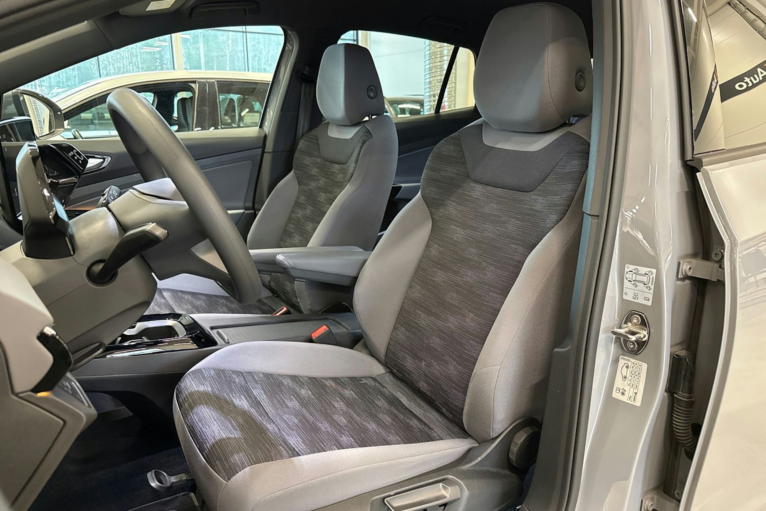 harmaa Volkswagen ID.5 2022 kuva 14.