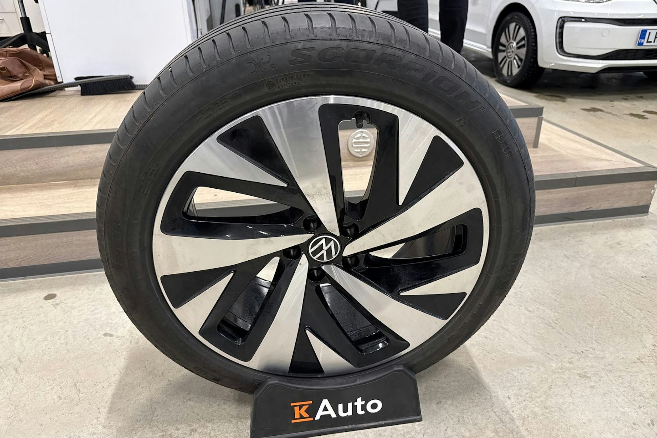 harmaa Volkswagen ID.5 2022 kuva 27.