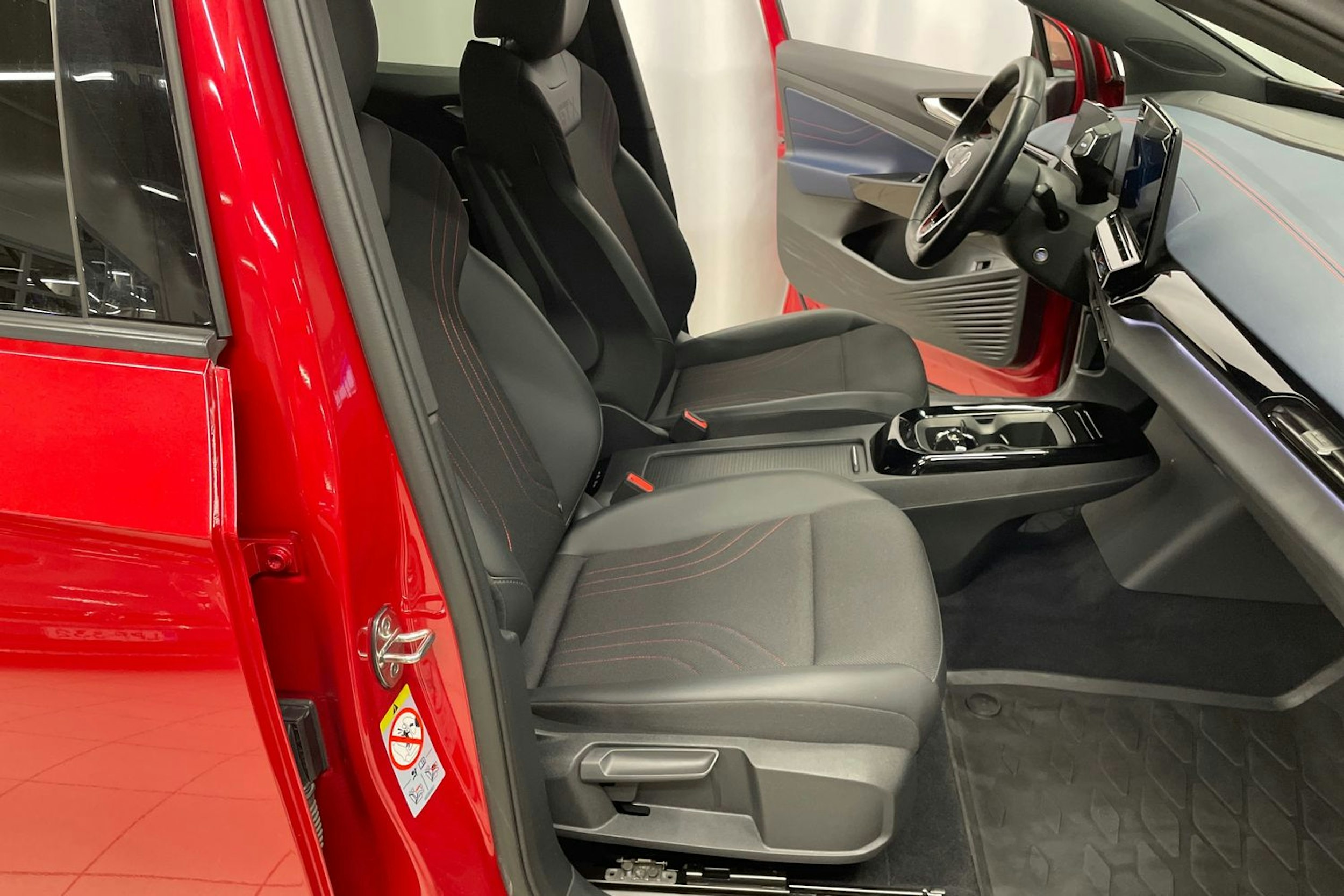 Punainen Volkswagen ID.5 2022 kuva 24.