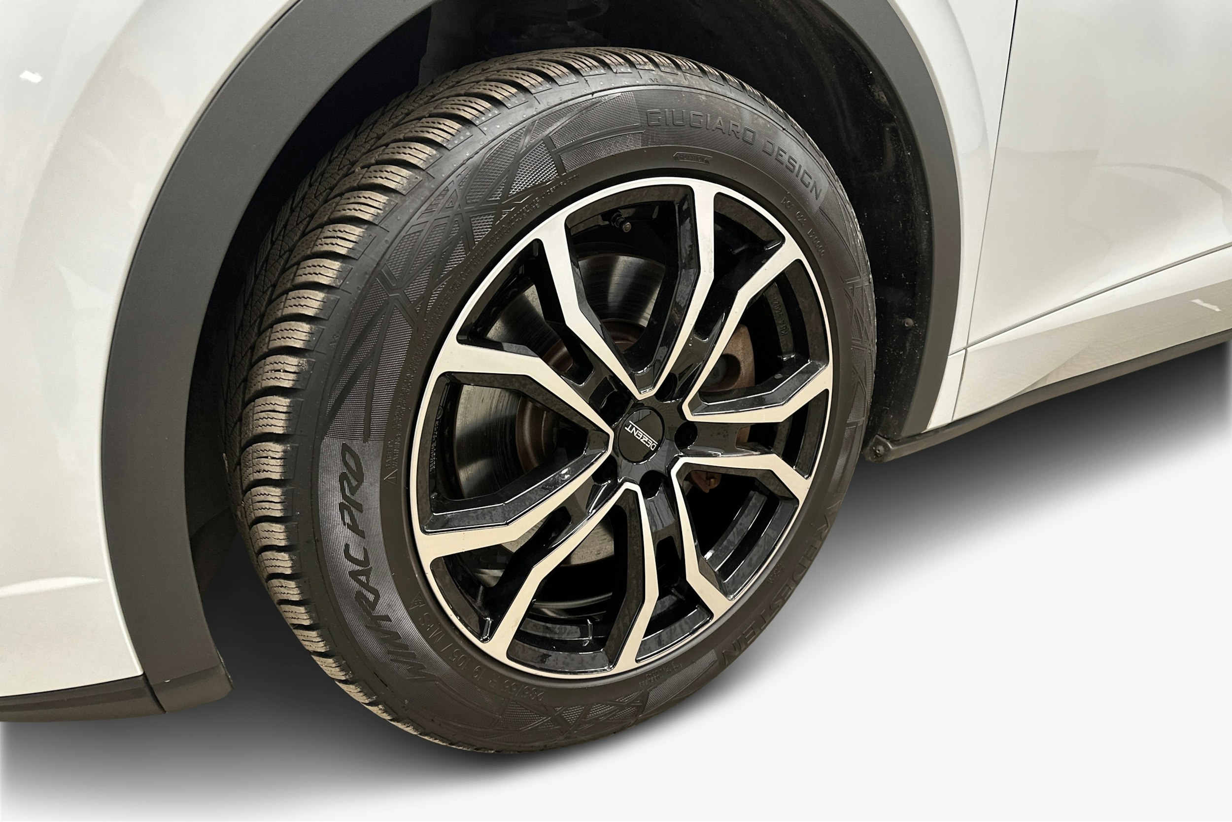 valkoinen Volkswagen ID.5 2022 kuva 11.