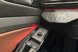 valkoinen Volkswagen ID.5 2022 kuva 16.