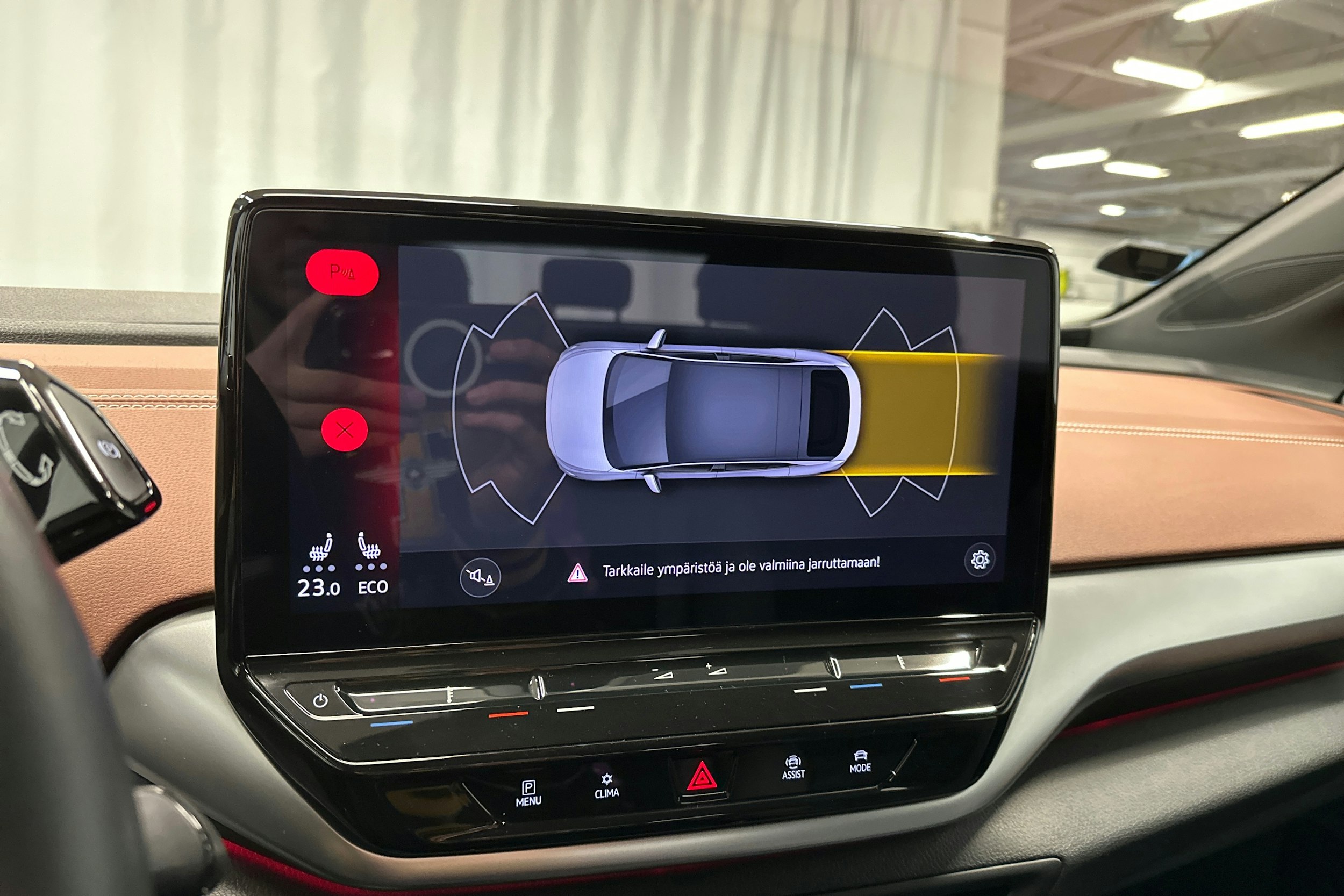 valkoinen Volkswagen ID.5 2022 kuva 18.