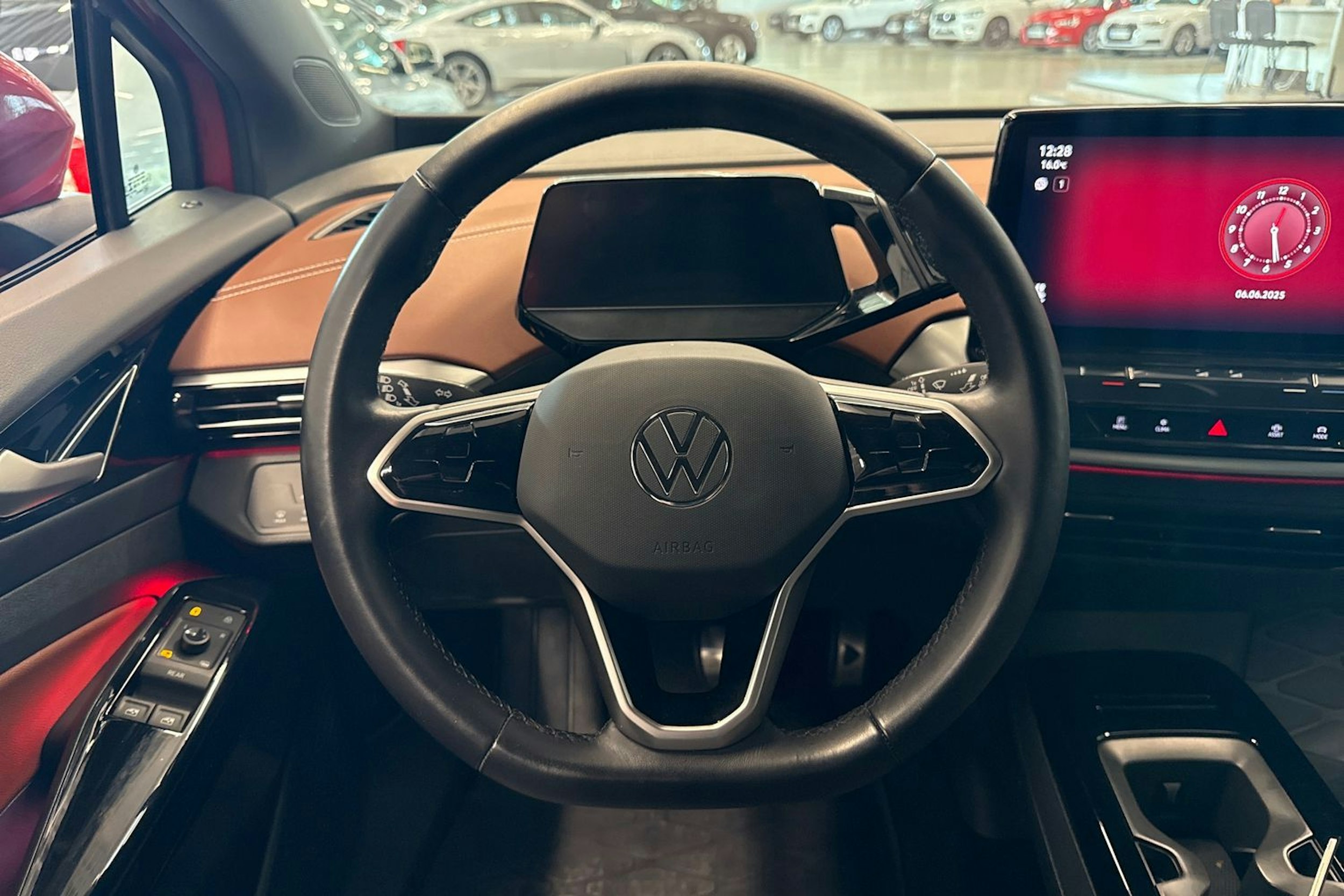 punainen Volkswagen ID.5 2022 kuva 14.