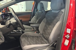 punainen Volkswagen ID.5 2022 kuva 23.
