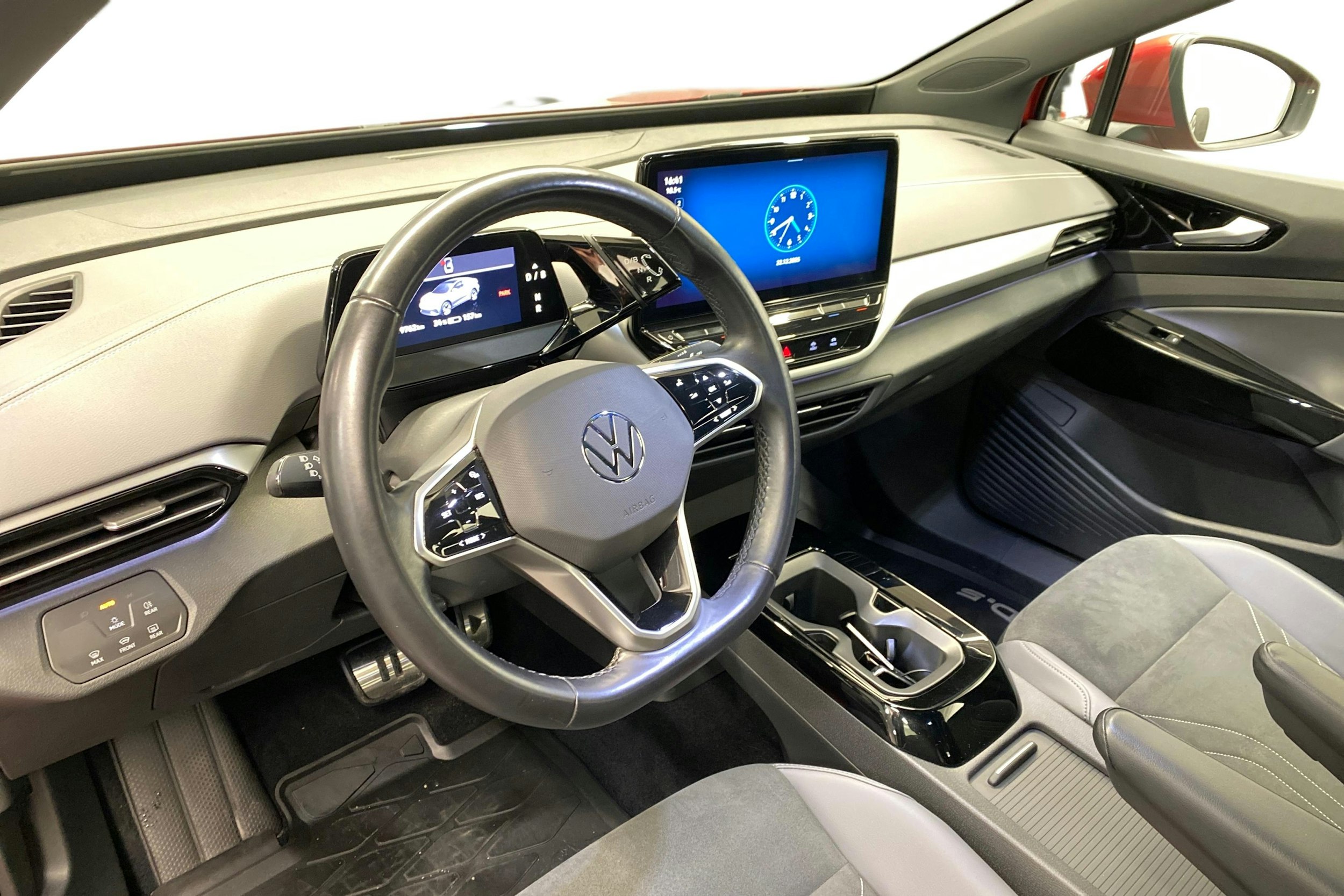 punainen Volkswagen ID.5 2023 kuva 7.