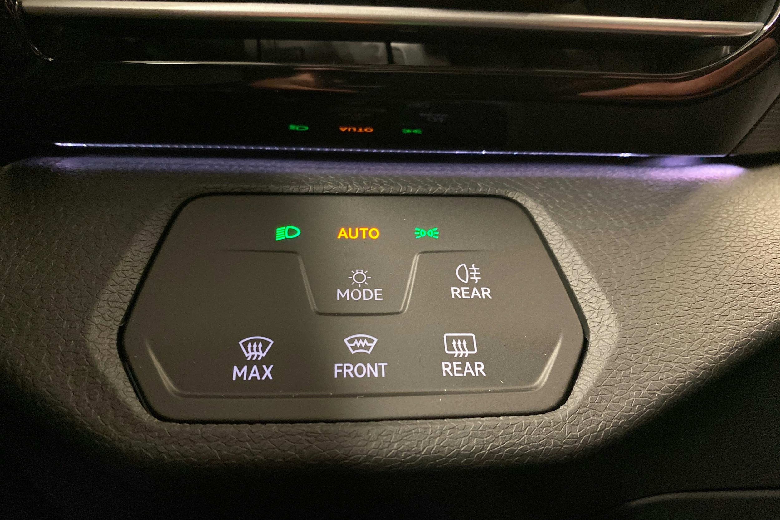 punainen Volkswagen ID.5 2023 kuva 21.