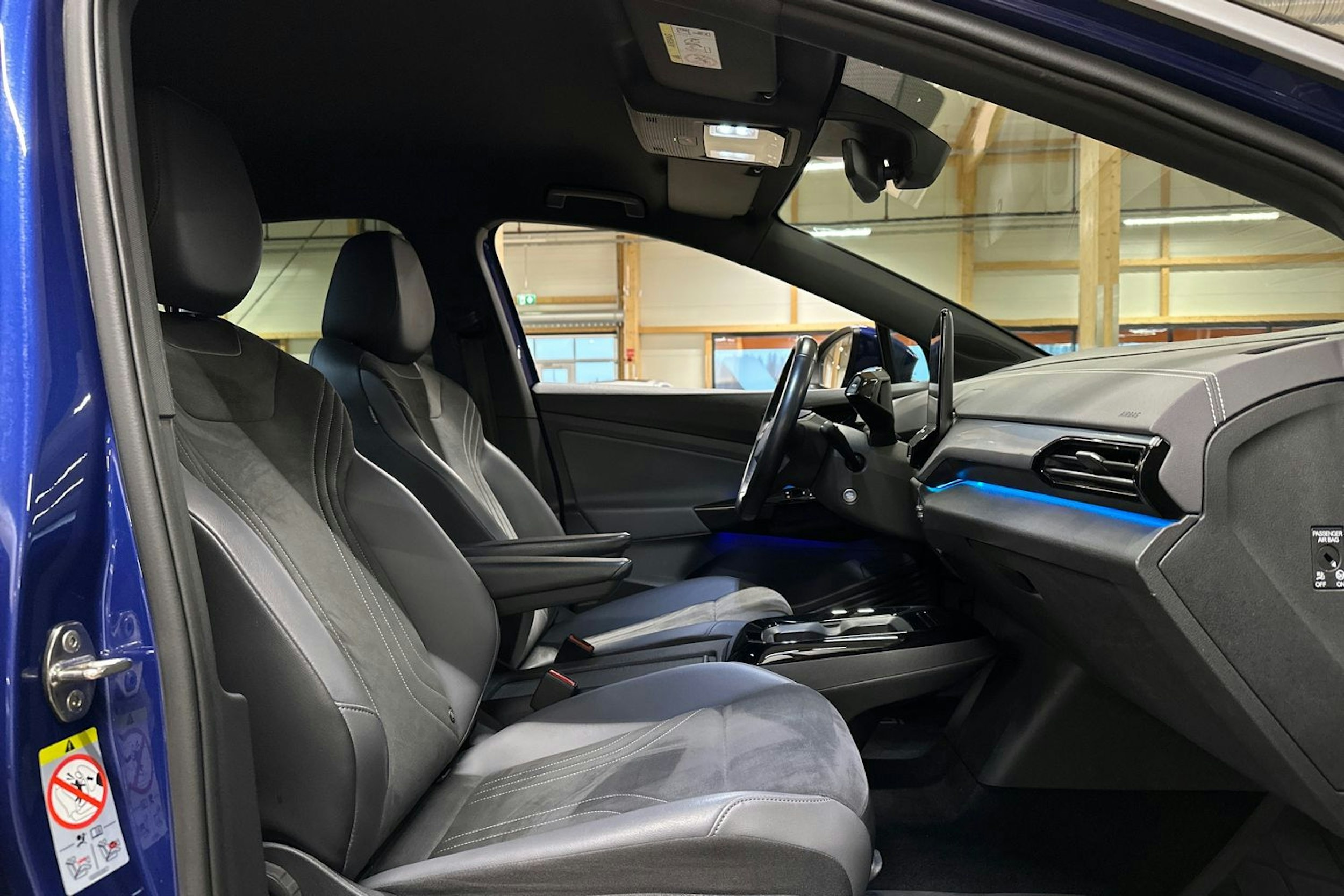 sininen Volkswagen ID.5 2022 kuva 14.