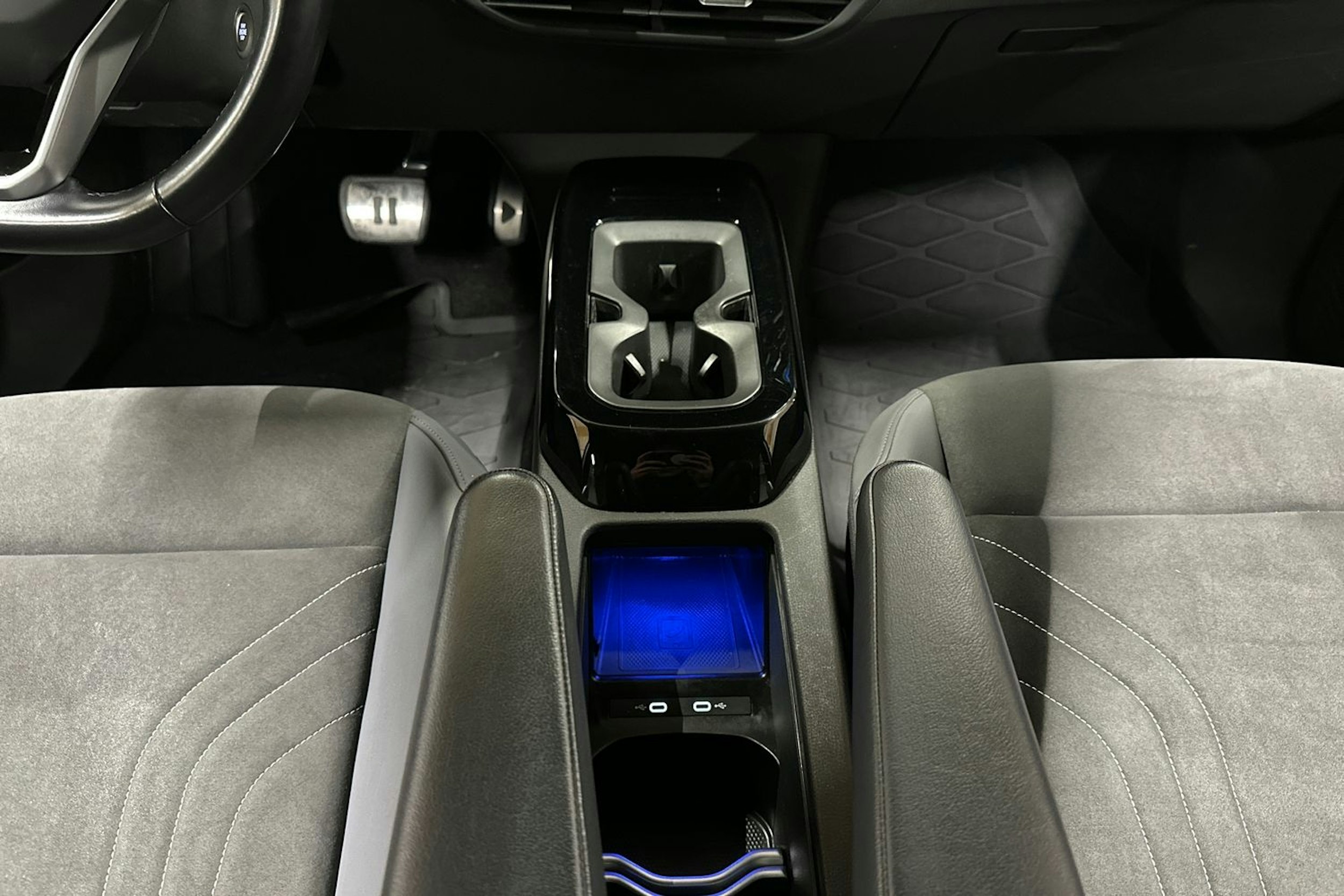 sininen Volkswagen ID.5 2022 kuva 22.