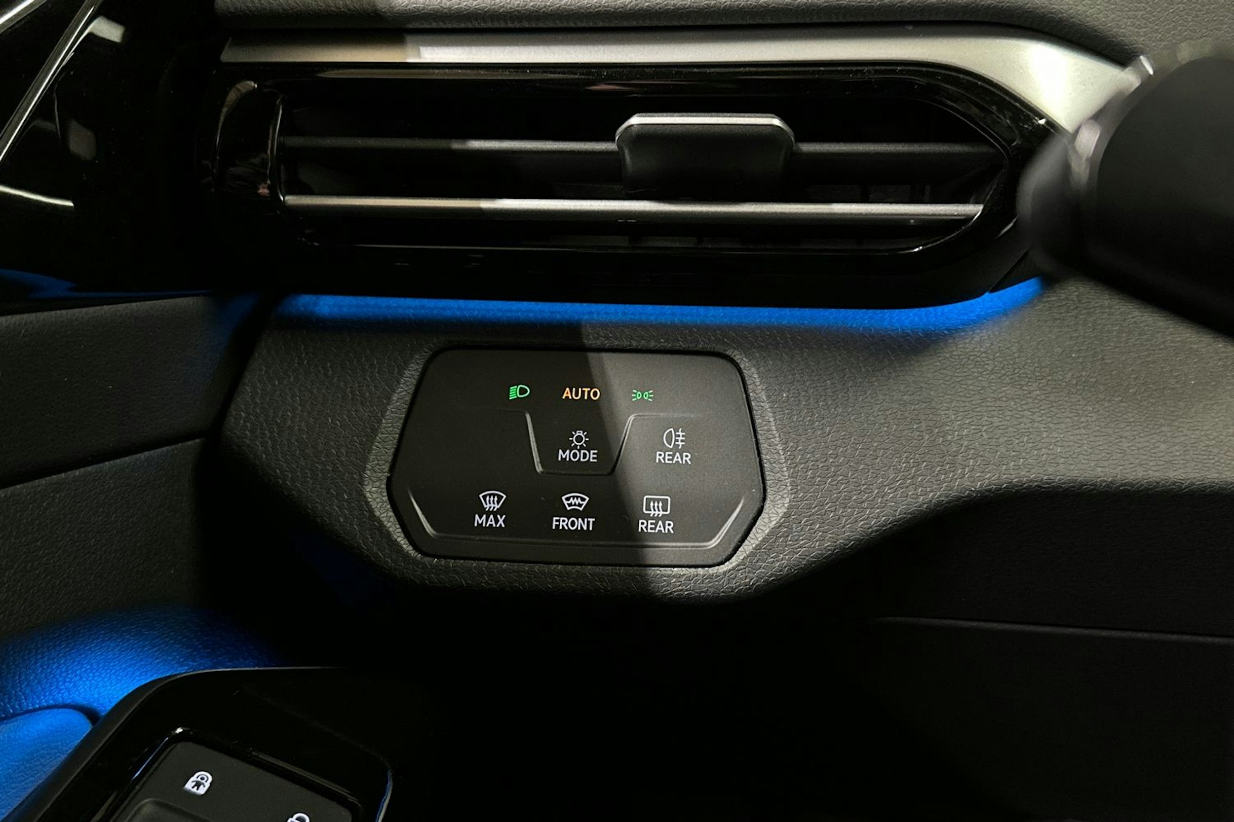 sininen Volkswagen ID.5 2022 kuva 27.